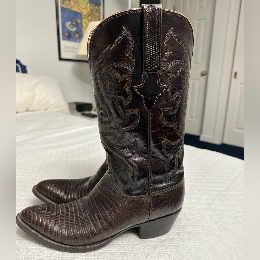 Men’s brown Lucchese cowboy boots size 8